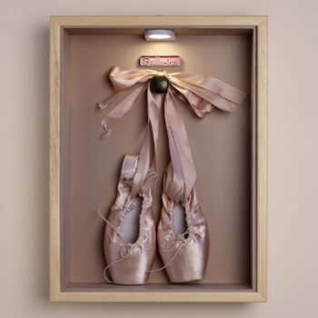 Caja de luz para puntas de ballet vista frontal